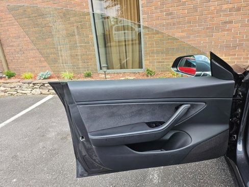 Used 2018 Tesla Model 3 Long Range AWD/4WD image 30