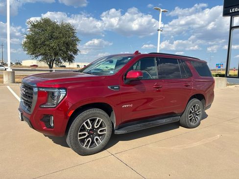 Used 2024 GMC Yukon AT4 w/ Technology Package AWD/4WD image 1