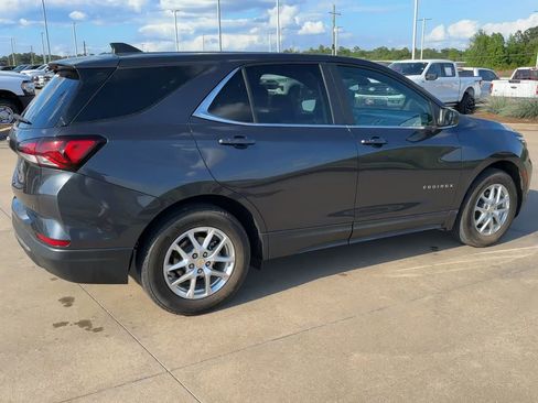 Used 2023 Chevrolet Equinox LT FWD image 9