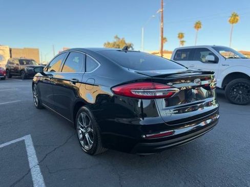 Used 2020 Ford Fusion Titanium FWD image 5