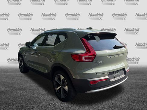 Certified 2023 Volvo XC40 B5 Plus AWD/4WD image 8