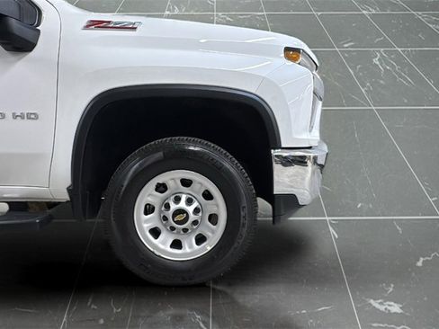 Used 2023 Chevrolet Silverado 2500 LT w/ Convenience Package image 9