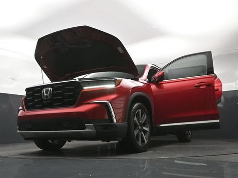 Used 2025 Honda Pilot Touring image 36