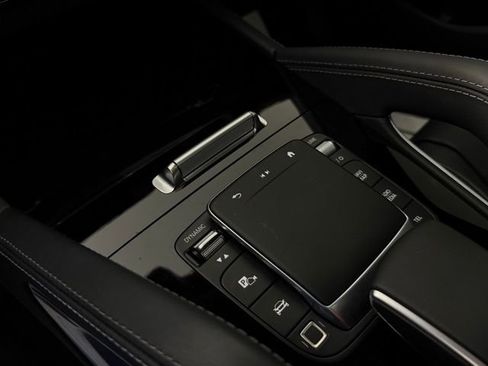 Used 2025 Mercedes-Benz GLS 580 4MATIC image 16