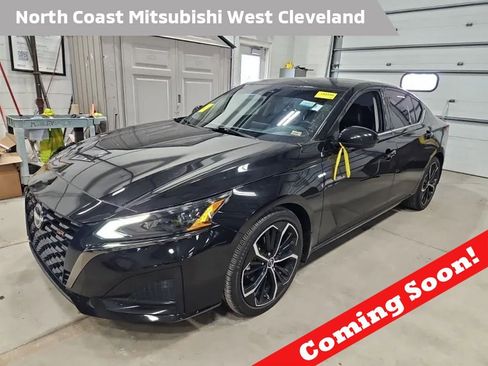 Used 2023 Nissan Altima 2.5 SR image 1