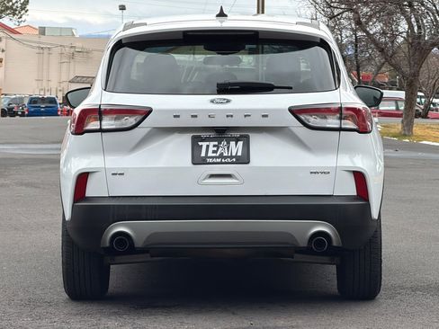 Used 2022 Ford Escape SE image 5
