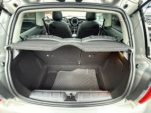 Used 2019 MINI Cooper 2-Door Hardtop w/ Signature Upholstery Package image 11