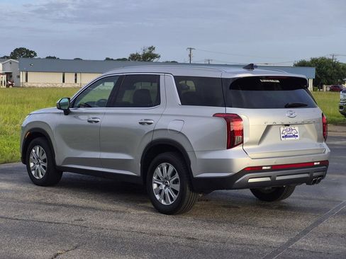 Used 2025 Hyundai Palisade SEL FWD image 4