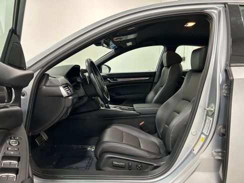 Used 2020 Honda Accord Sport image 4