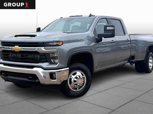 New 2026 Chevrolet Silverado 3500 LT image 1