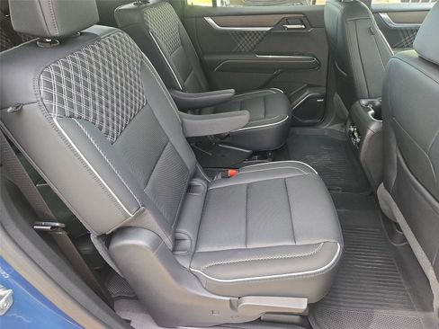 Used 2025 GMC Acadia Denali w/ LPO, Floor Liner Package AWD/4WD image 29