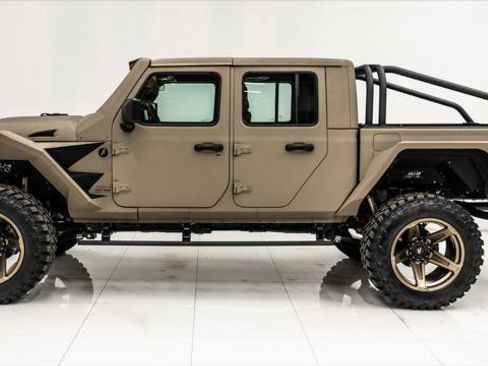 Used 2025 Jeep Gladiator Sport image 5