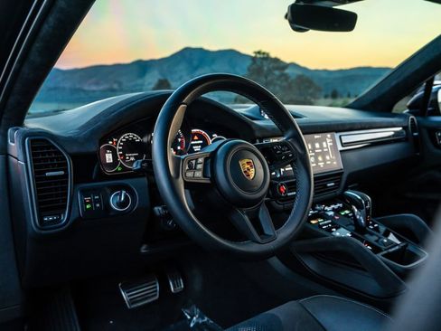 Certified 2023 Porsche Cayenne Turbo GT AWD/4WD image 4