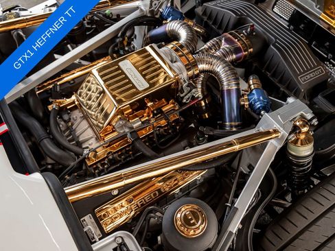 Used 2005 Ford GT RWD image 29