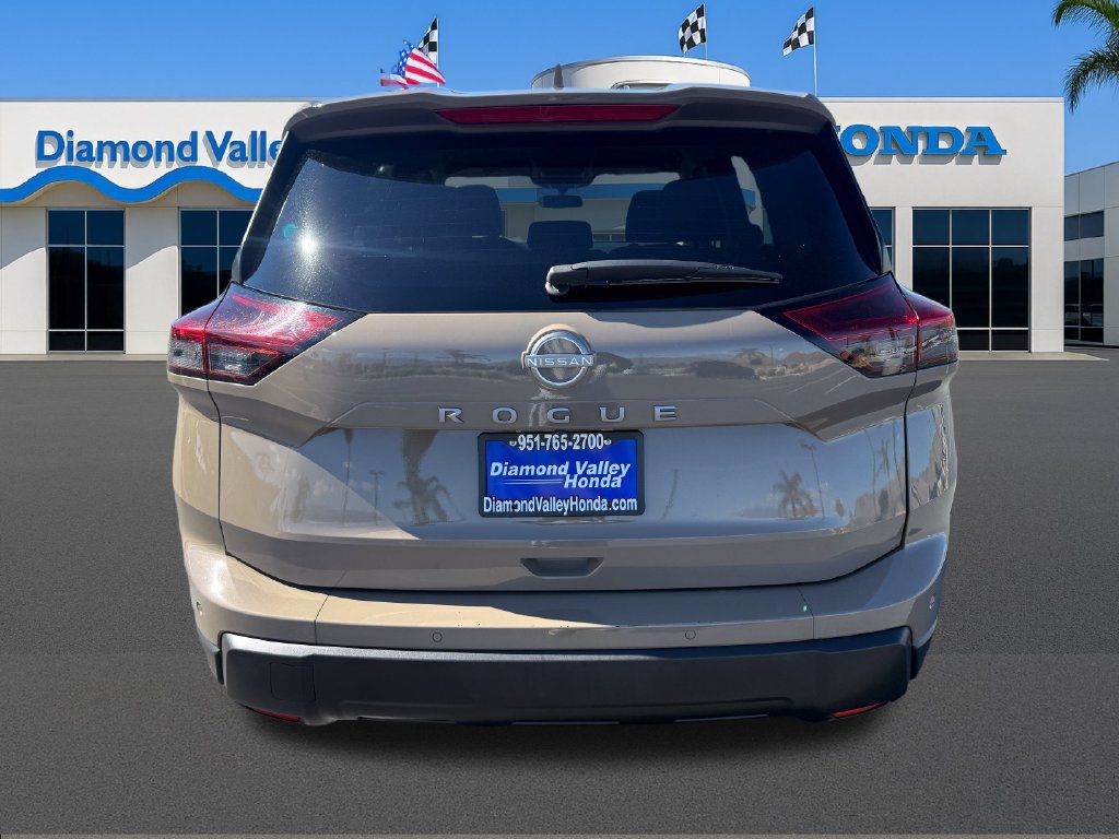 Used 2025 Nissan Rogue SV FWD image 5