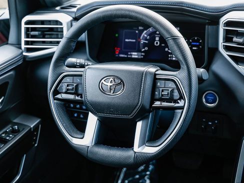 Used 2023 Toyota Sequoia Platinum image 13