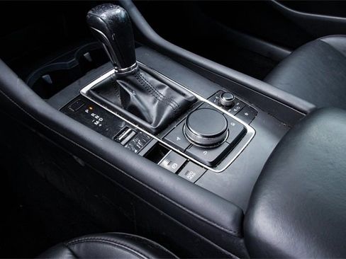 Used 2021 MAZDA MAZDA3 s image 24