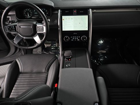 Used 2026 Land Rover Discovery Limited Edition AWD/4WD image 4