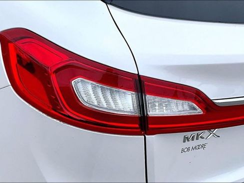 Used 2018 Lincoln MKX Reserve w/ Driver Assistance Package FWD image 30