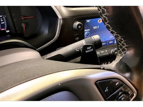 Used 2015 Chevrolet Corvette Z06 w/ 3LZ Preferred Equipment Group RWD image 19