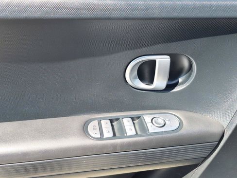 Used 2024 Hyundai Ioniq 5 SE RWD image 19