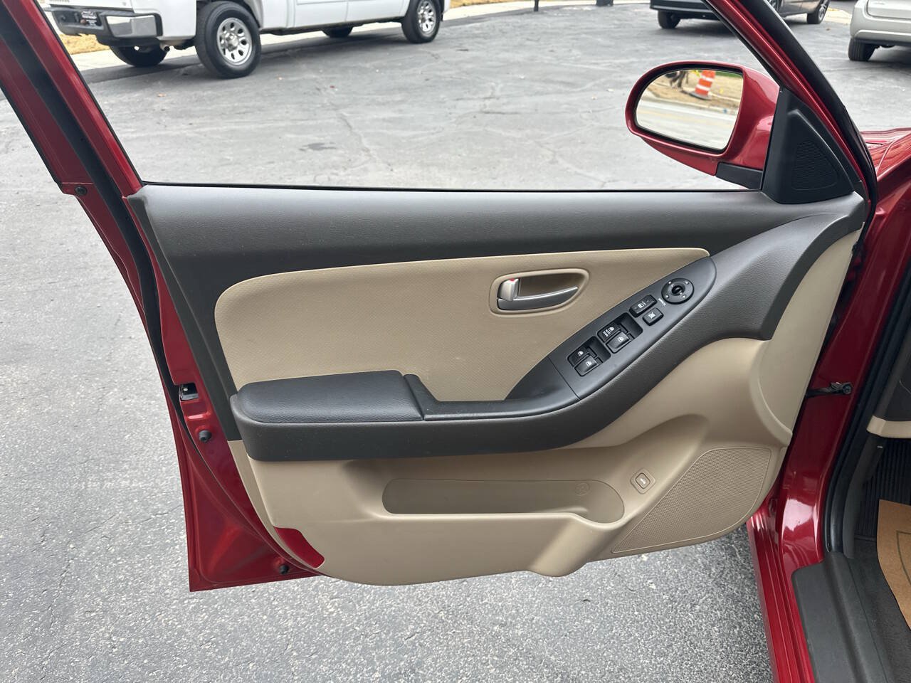 Used 2008 Hyundai Elantra GLS FWD image 17