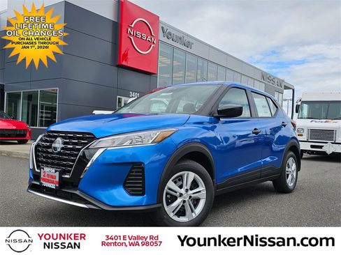 New 2025 Nissan Kicks Play S image 1