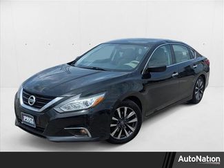 Used 2017 Nissan Altima 2.5 SV image 1