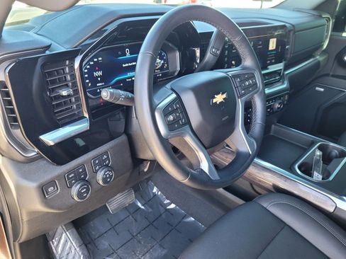 Used 2024 Chevrolet Silverado 2500 LTZ w/ LTZ Convenience Package image 13