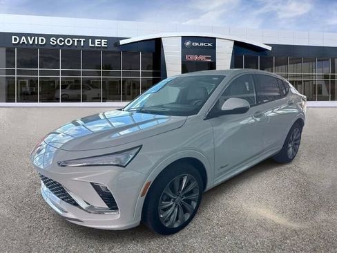 Used 2026 Buick Envista Avenir FWD image 3