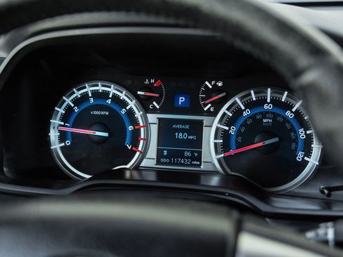 Used 2014 Toyota 4Runner Limited image 22