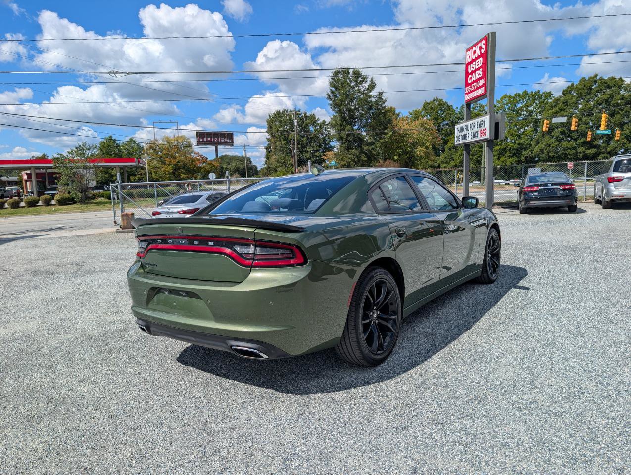 Used 2018 Dodge Charger SXT Plus w/ Blacktop Package RWD image 7