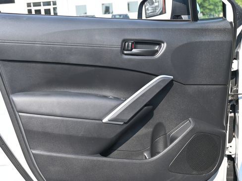 Used 2024 Toyota Corolla Cross LE AWD/4WD image 19