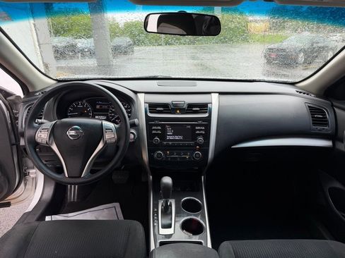 Used 2014 Nissan Altima 2.5 S w/ Display Audio Package FWD image 13