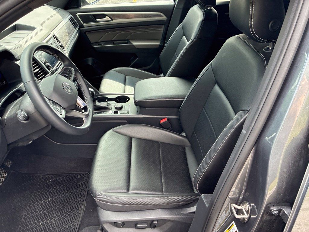 Used 2023 Volkswagen Atlas Cross Sport SE AWD/4WD image 12