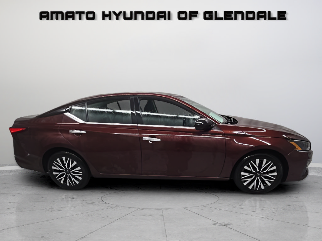 Used 2024 Nissan Altima 2.5 SV FWD image 8