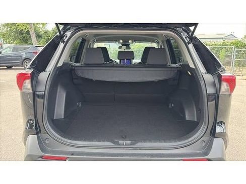Certified 2025 Toyota RAV4 XLE FWD image 36