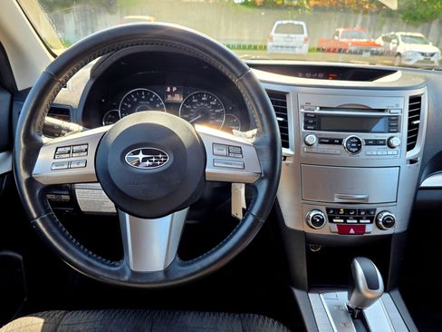 Used 2011 Subaru Outback 2.5i Premium AWD/4WD image 25