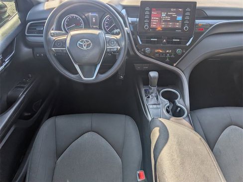 Used 2022 Toyota Camry LE image 27