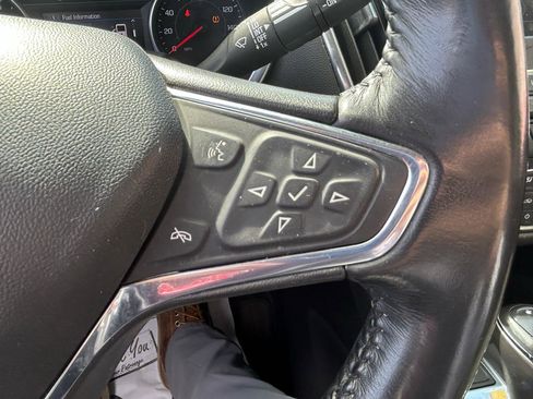 Used 2019 Chevrolet Equinox LT image 19