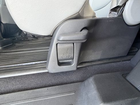 Used 2025 Toyota Sienna XLE w/ XLE Plus Package AWD/4WD image 32