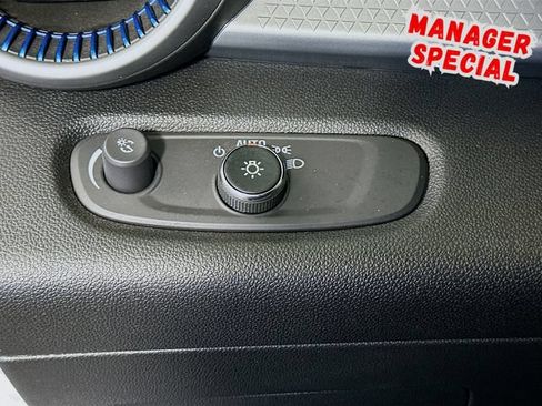 Used 2025 Chevrolet Trax LS FWD image 11