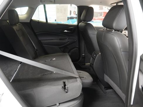 Used 2024 Chevrolet Trax LT w/ Driver Confidence Package FWD image 30