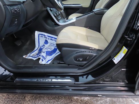 Used 2012 Volvo S60 T5 image 12