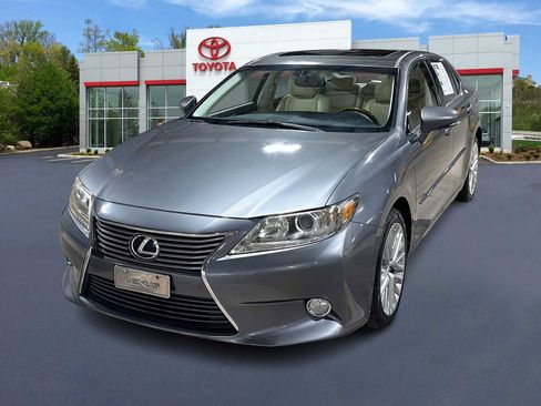 Used 2013 Lexus ES 350 w/ Luxury Pkg FWD image 1
