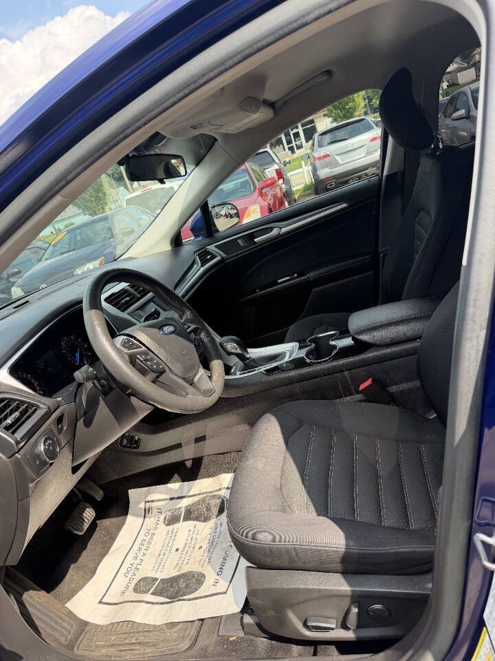 Used 2015 Ford Fusion SE FWD image 7