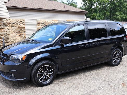 Used 2017 Dodge Grand Caravan GT FWD image 4