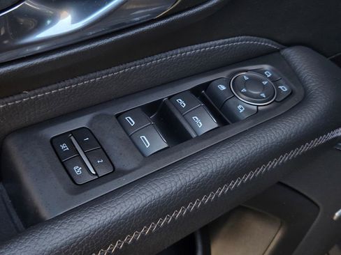 Used 2023 GMC Yukon Denali w/ Denali Reserve Package image 13