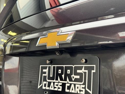 Used 2017 Chevrolet Tahoe LT w/ LT Signature Package image 9