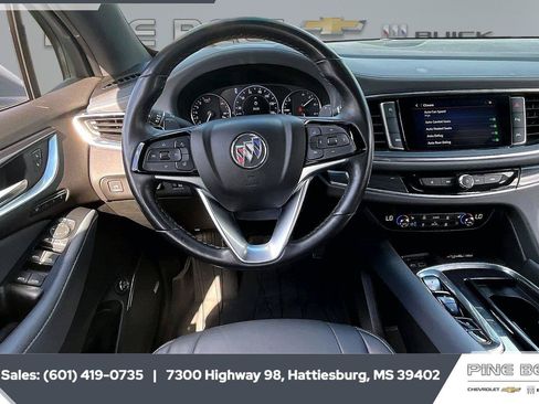 Used 2023 Buick Enclave Premium w/ Experience Buick Package FWD image 5